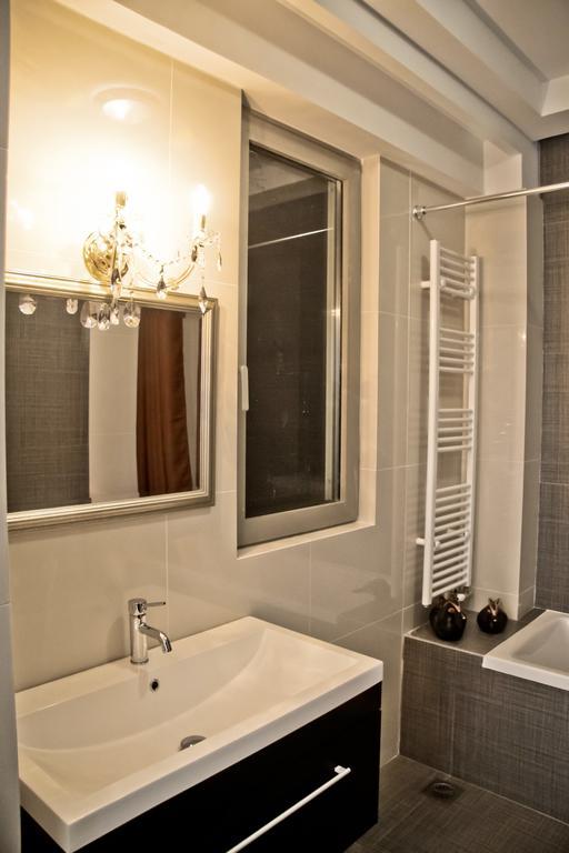 Sea View Beachfront Villa Peri 구베스 외부 사진